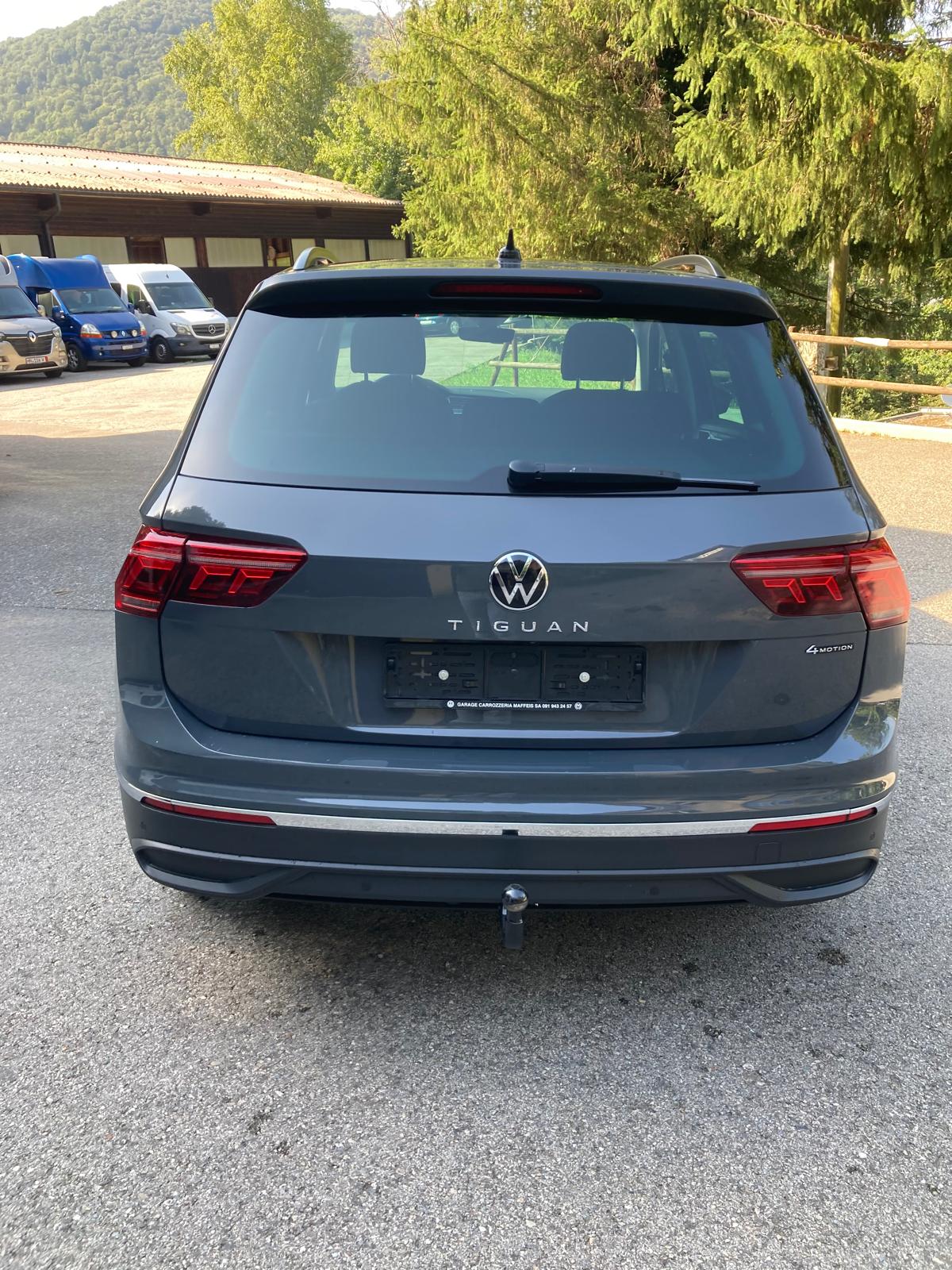 VW Tiguan 2.0TSI Elegance 4Motion DSG-image-5