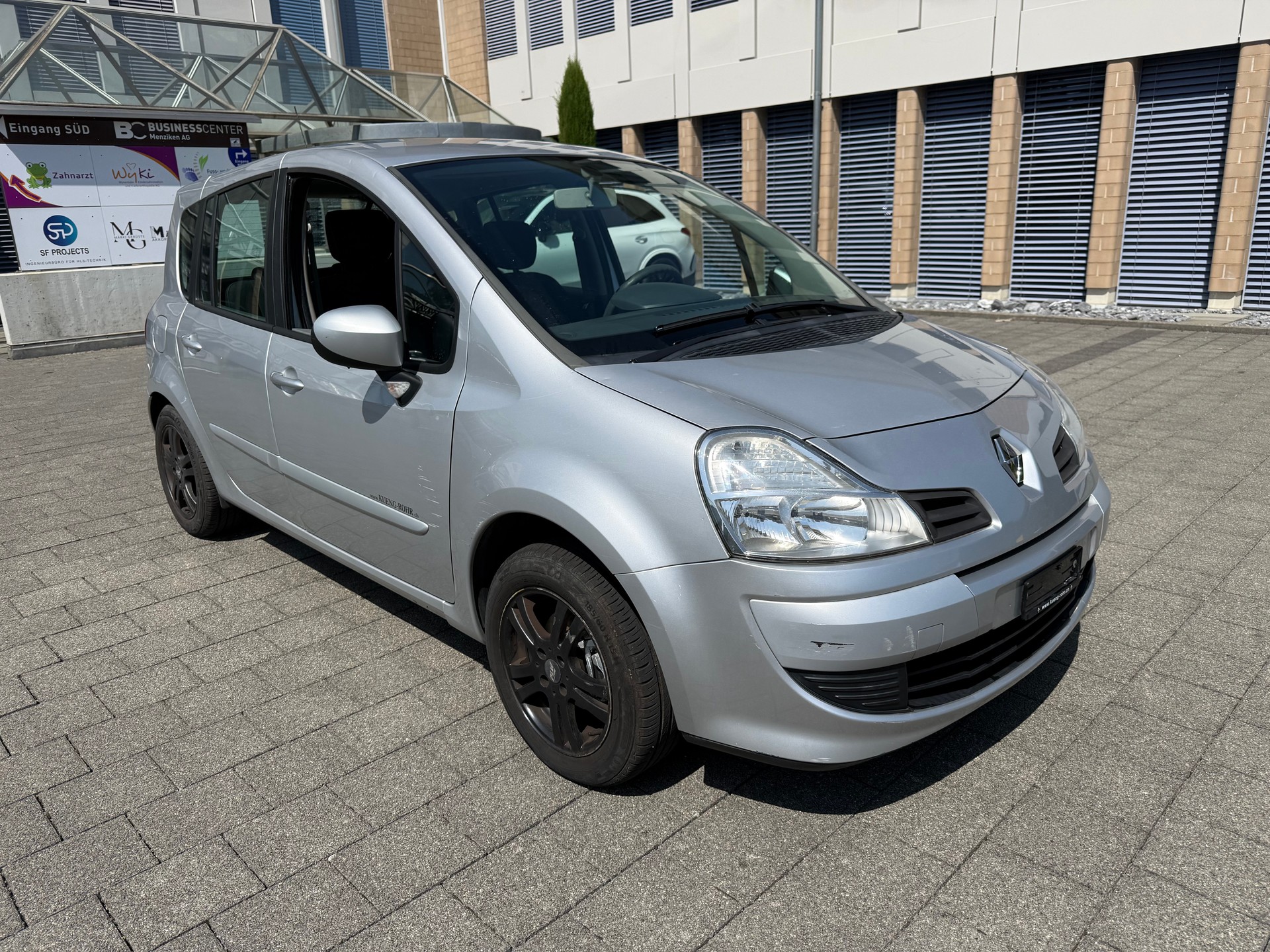 RENAULT Modus 1.6 16V Night&Day Automatic-image-0