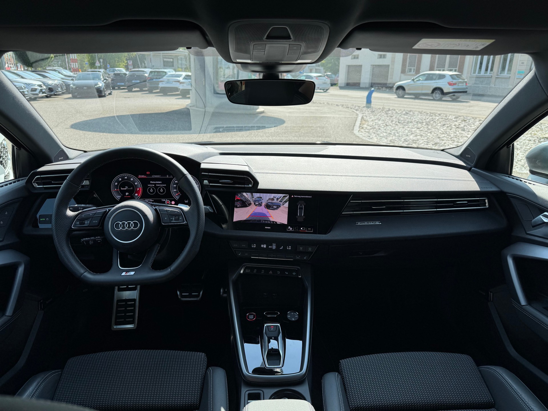 AUDI S3 Sportback *Performance Akrapovic* TFSI quattro S-tronic-image-18
