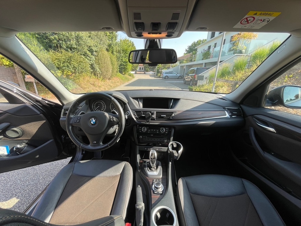 BMW 20d sDrive-image-2