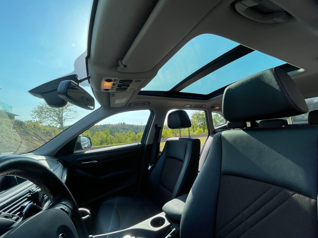 BMW 20d sDrive-image-3