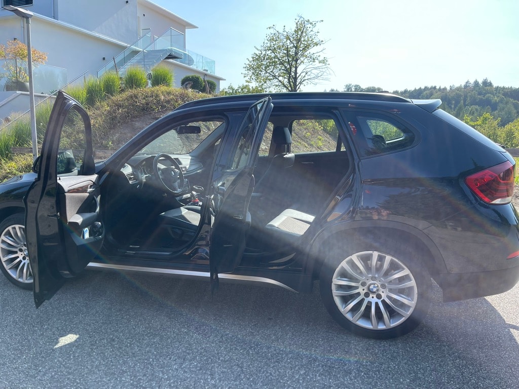 BMW 20d sDrive-image-1