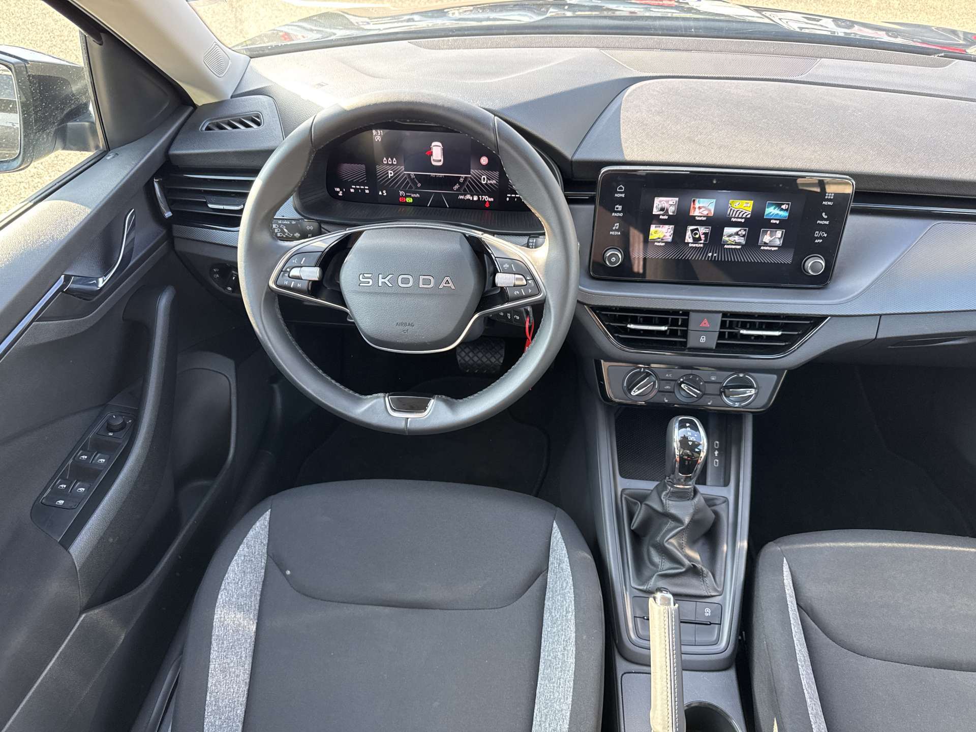 SKODA Kamiq 1.0 TSi Essence DSG-Automat-image-4