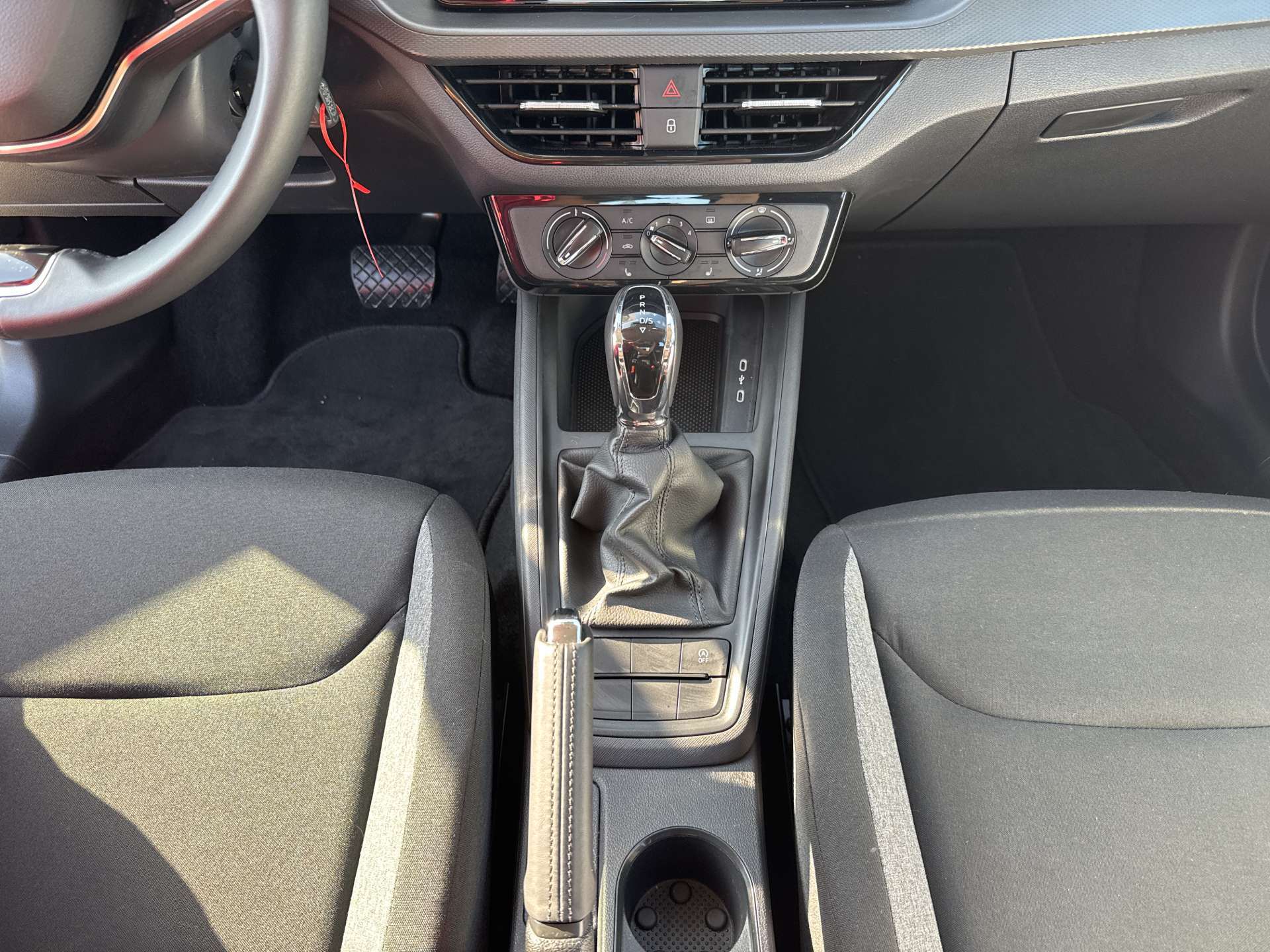 SKODA Kamiq 1.0 TSi Essence DSG-Automat-image-11