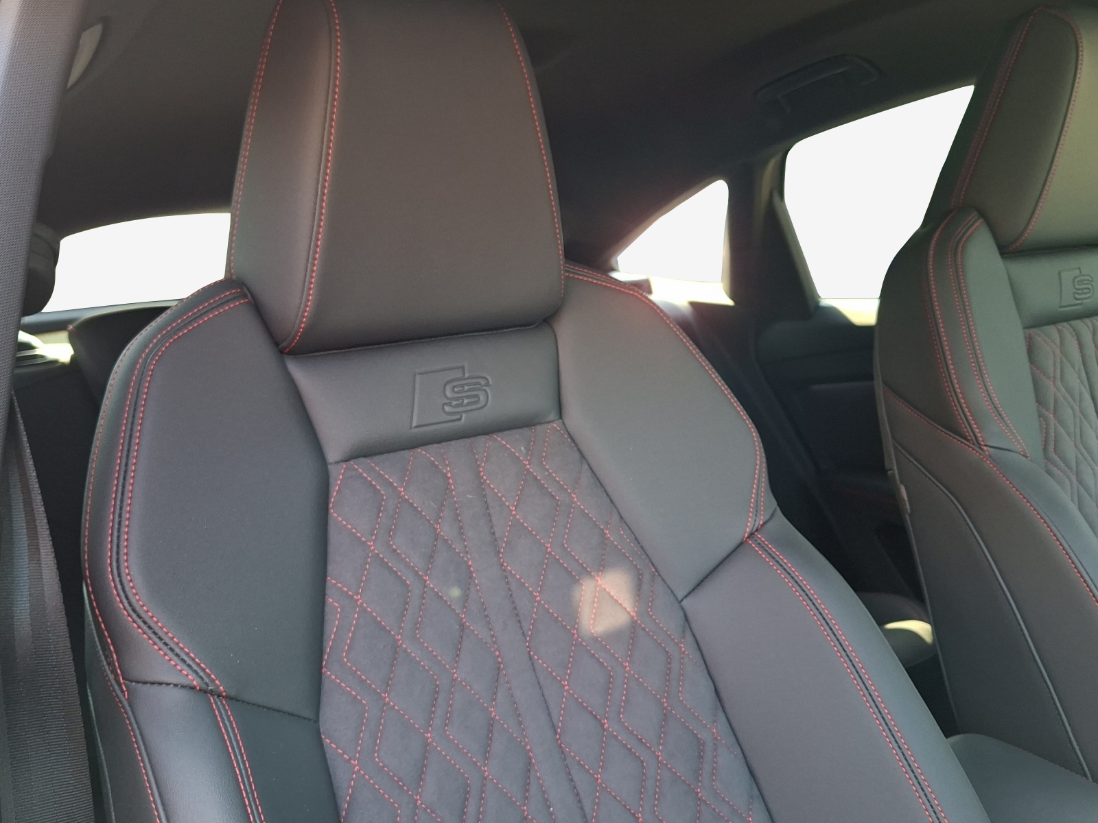 AUDI Q4 Sportback e-tron 45 Edition Swiss Ski quattro-image-16