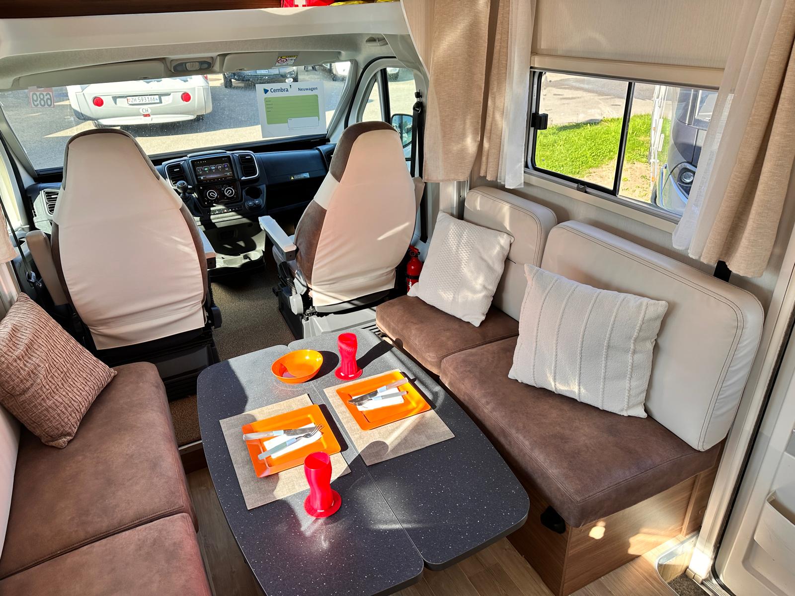 PILOTE P696 D ***Der Pilote ist das perfekte Fahrzeug für Paare, die auf unter 7 Metern Länge nicht auf Platz verzichten wollen***-image-20