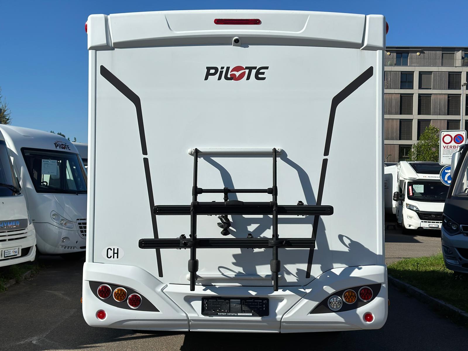 PILOTE P696 D ***Der Pilote ist das perfekte Fahrzeug für Paare, die auf unter 7 Metern Länge nicht auf Platz verzichten wollen***-image-12