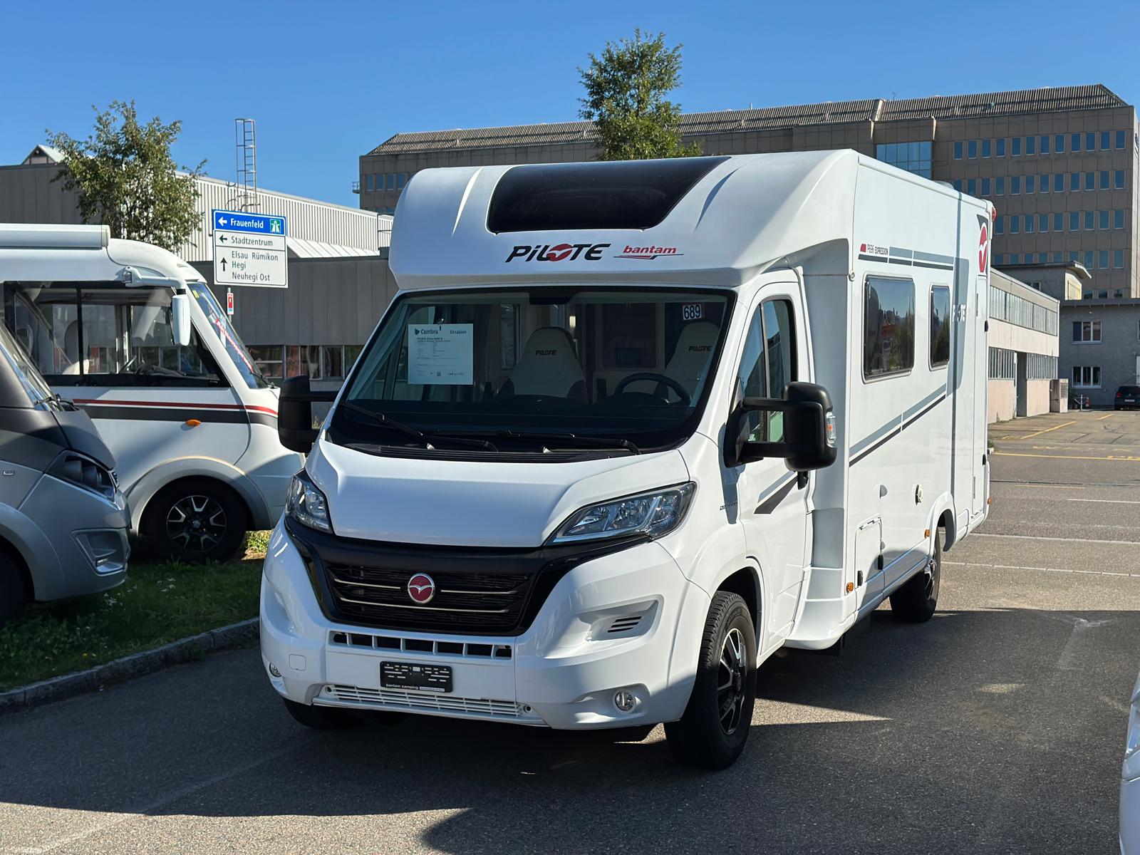 PILOTE P696 D ***Der Pilote ist das perfekte Fahrzeug für Paare, die auf unter 7 Metern Länge nicht auf Platz verzichten wollen***-image-4