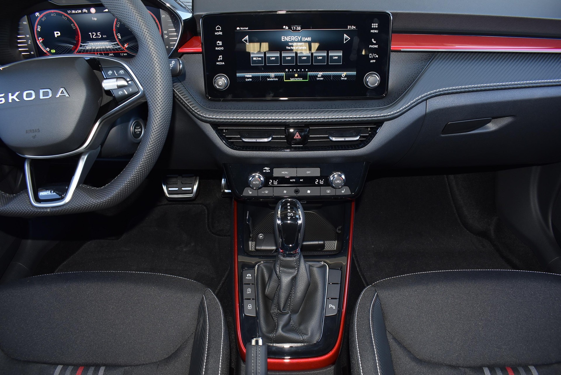 SKODA Fabia 1.0 TSI Monte Carlo DSG-image-9