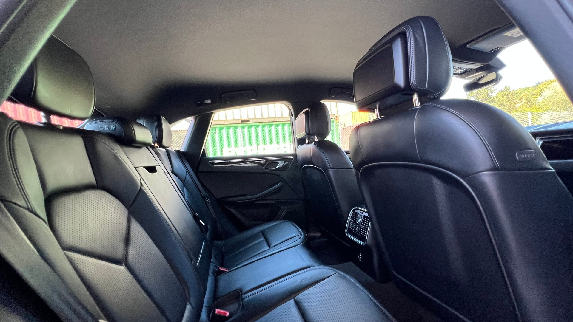 PORSCHE MACAN S PDK l 354 PS-image-29