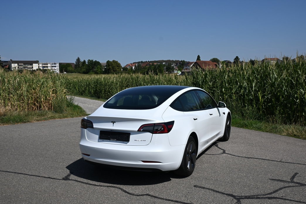 TESLA Model 3 Long Range Dual Motor AWD-image-2