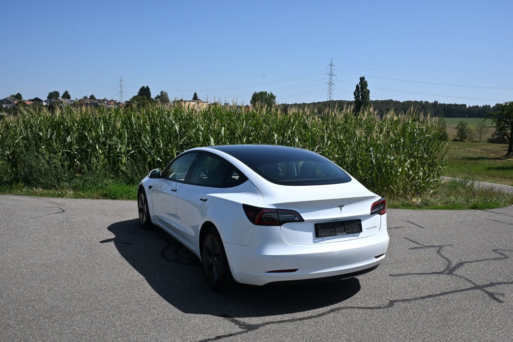 TESLA Model 3 Long Range Dual Motor AWD-image-3