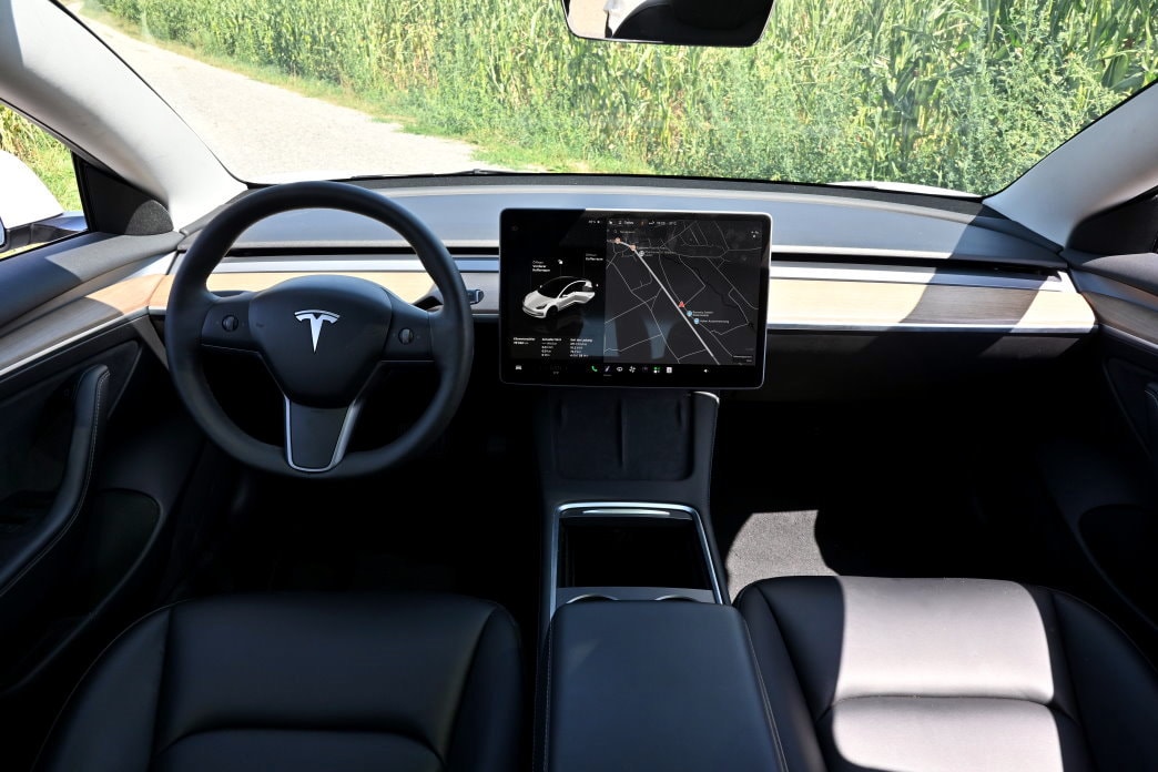 TESLA Model 3 Long Range Dual Motor AWD-image-4