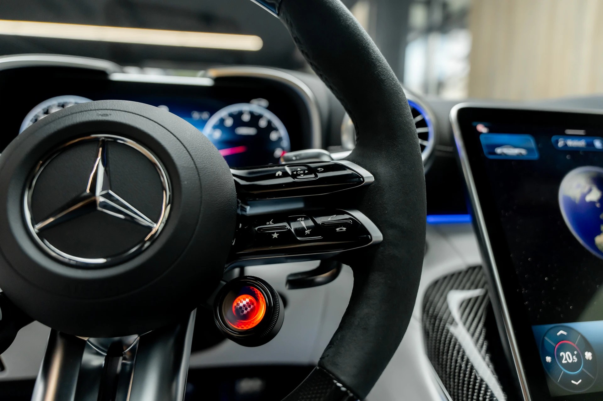 MERCEDES-BENZ AMG GT 63 4Matic+ Executive Edition-image-16