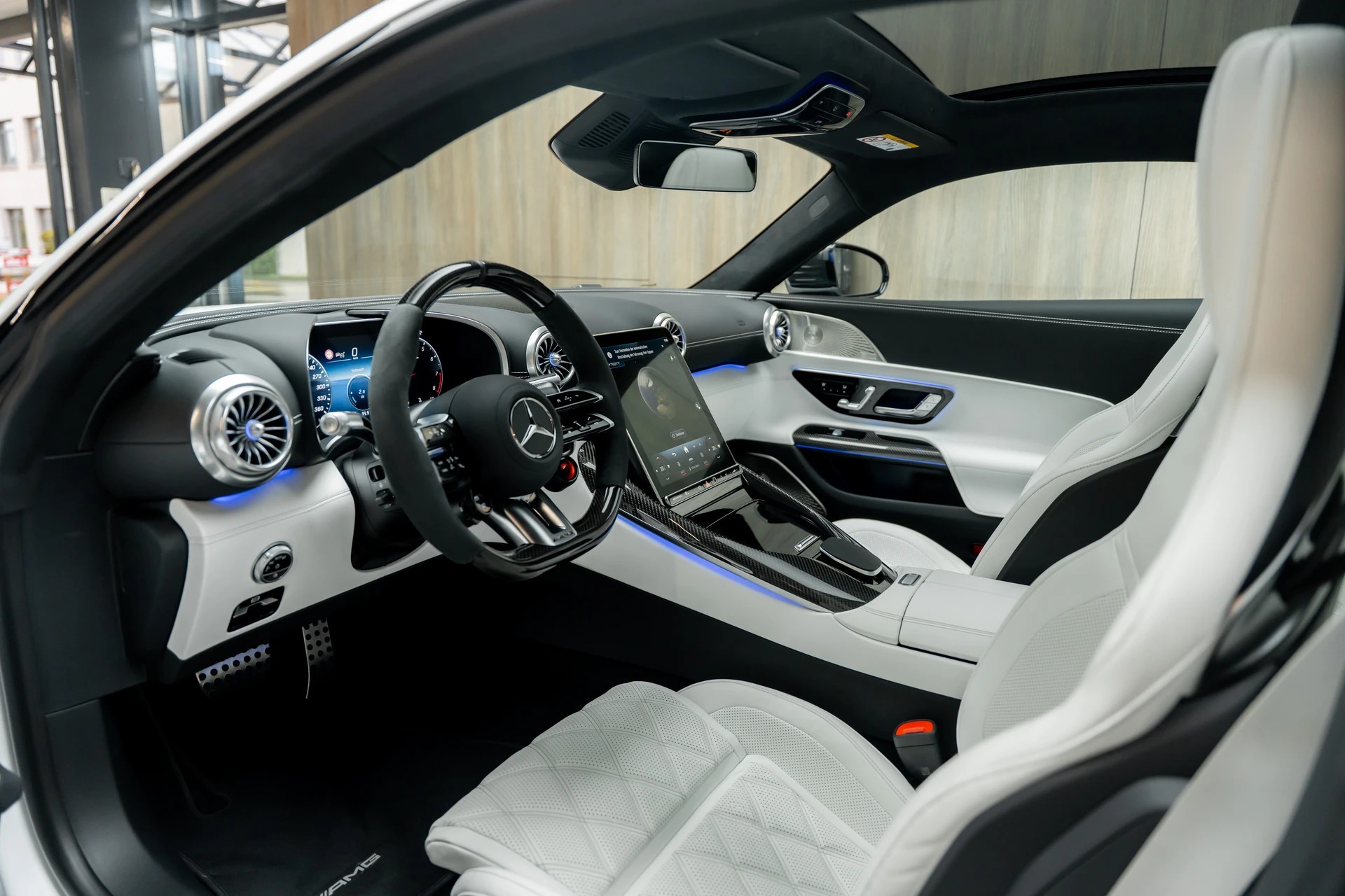 MERCEDES-BENZ AMG GT 63 4Matic+ Executive Edition-image-2