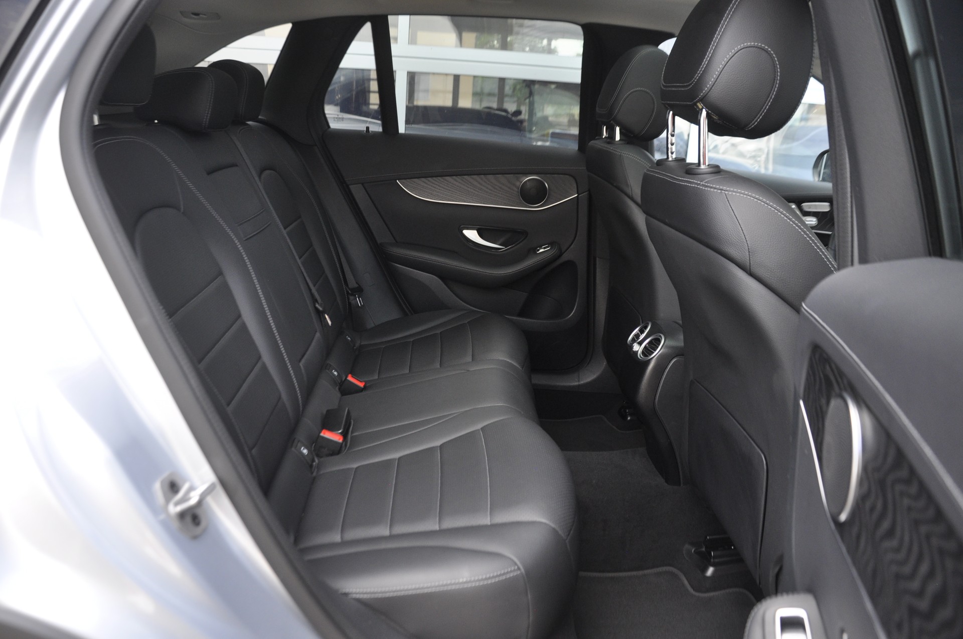 MERCEDES-BENZ GLC 300 e 4Matic 9G-Tronic I Anhängerkupplung-image-8
