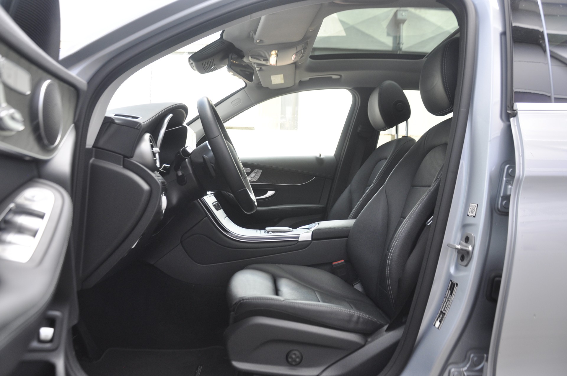 MERCEDES-BENZ GLC 300 e 4Matic 9G-Tronic I Anhängerkupplung-image-4