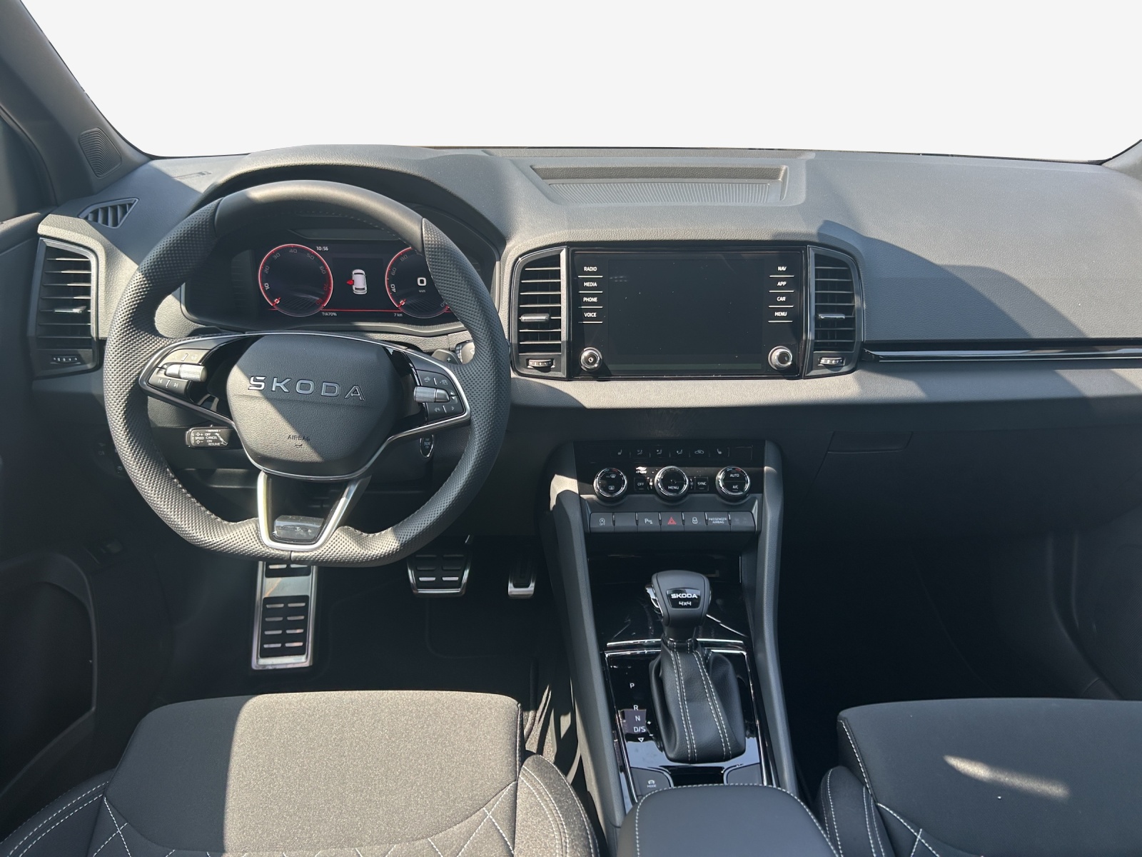 SKODA Karoq 2.0 TSI SportLine 4x4 DSG-image-8