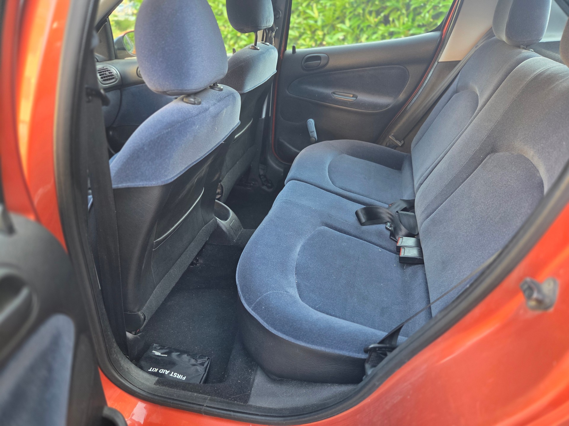 PEUGEOT 206 1.6 XT Premium-image-6