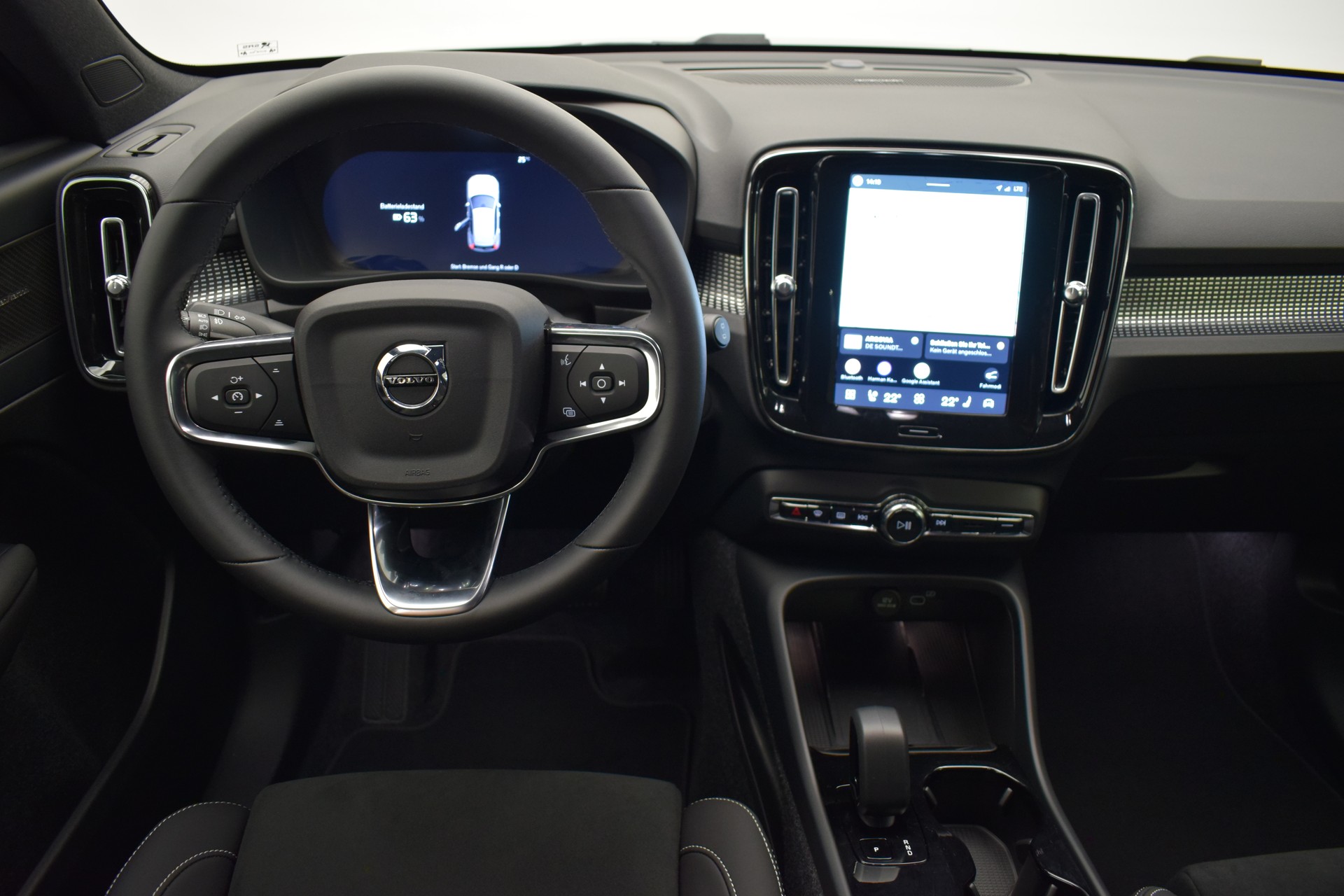 VOLVO EX40 82kWh Twin Motor AWD Plus, CH Typenschein-image-16