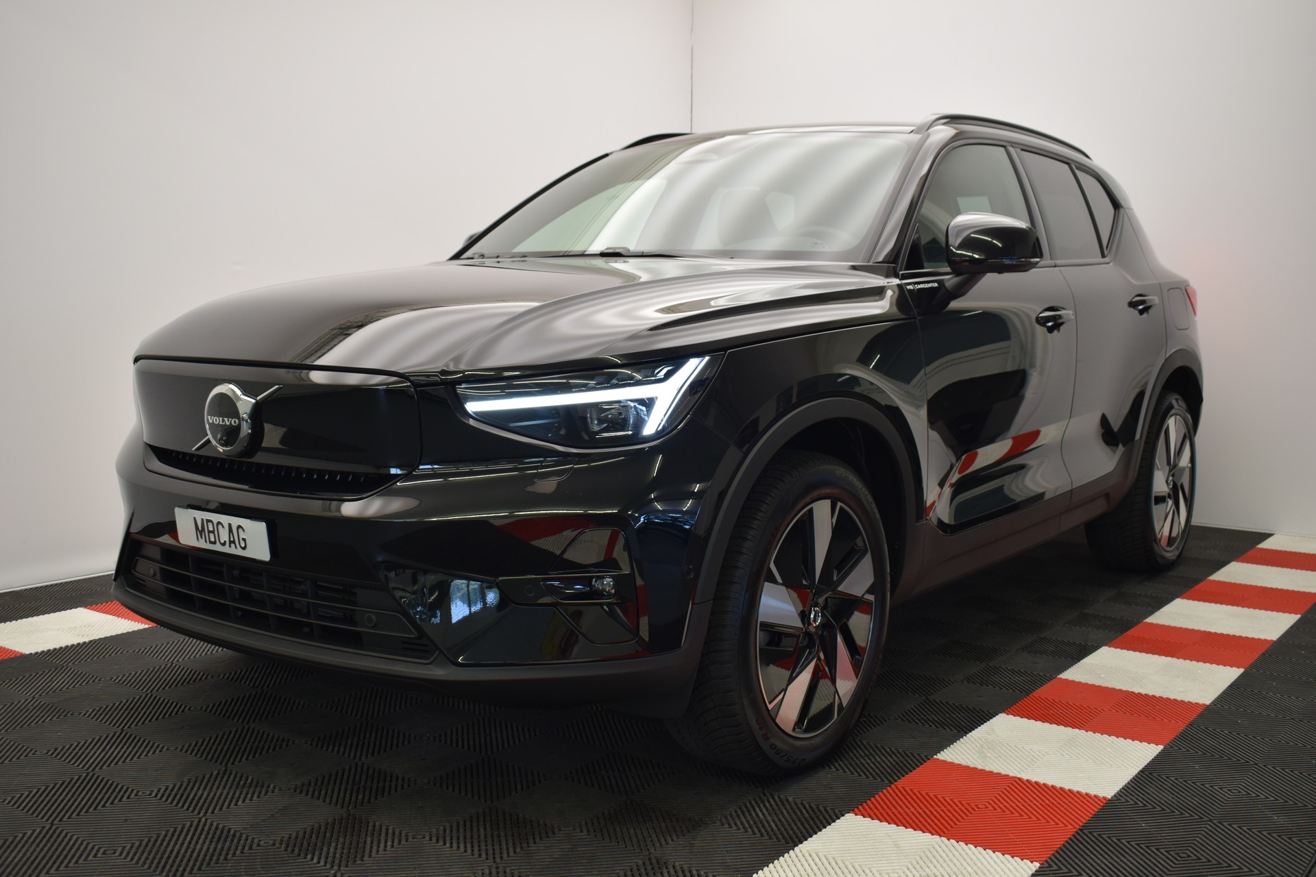 VOLVO EX40 82kWh Twin Motor AWD Plus, CH Typenschein-image-0