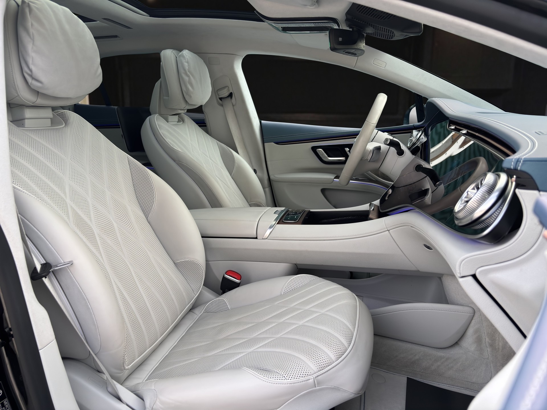 MERCEDES-BENZ EQS 580 Executive Edition AMG 4matic-image-10
