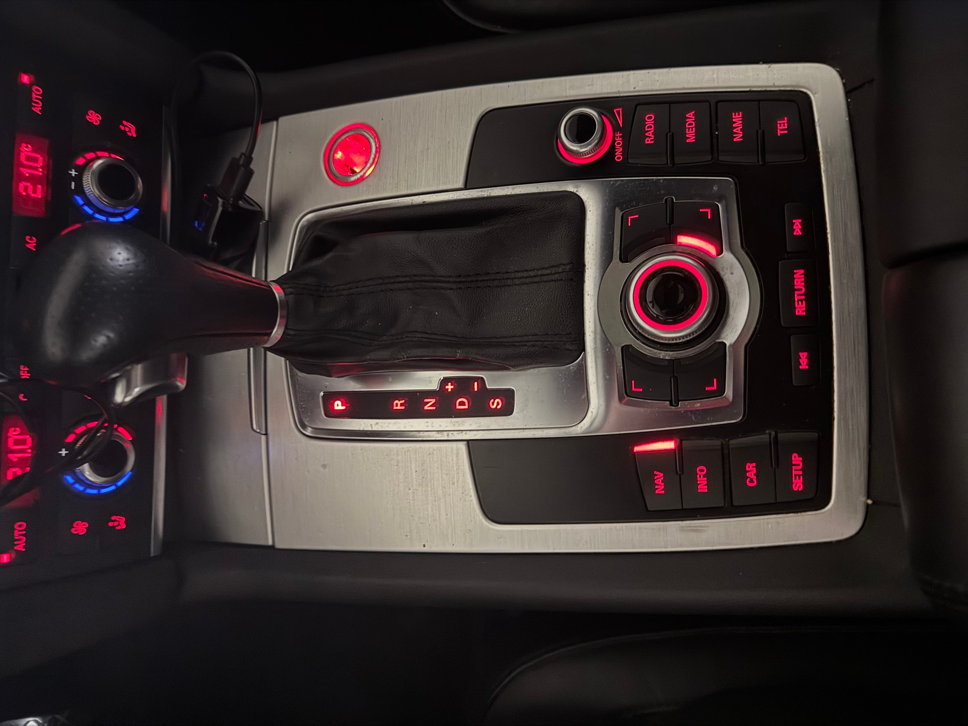 AUDI SUV-image-5
