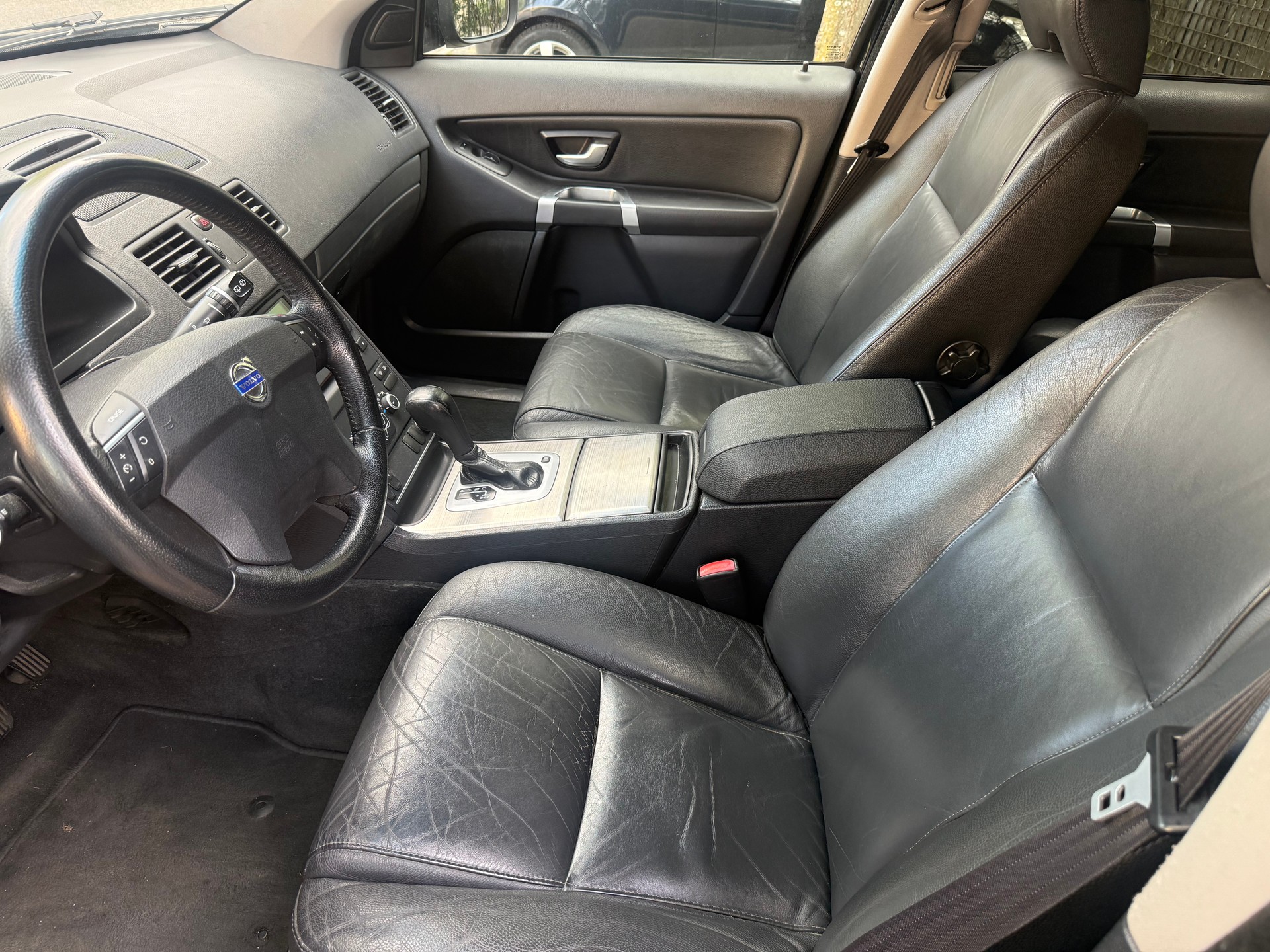 VOLVO XC90 2.5T AWD Momentum Geartronic-image-7
