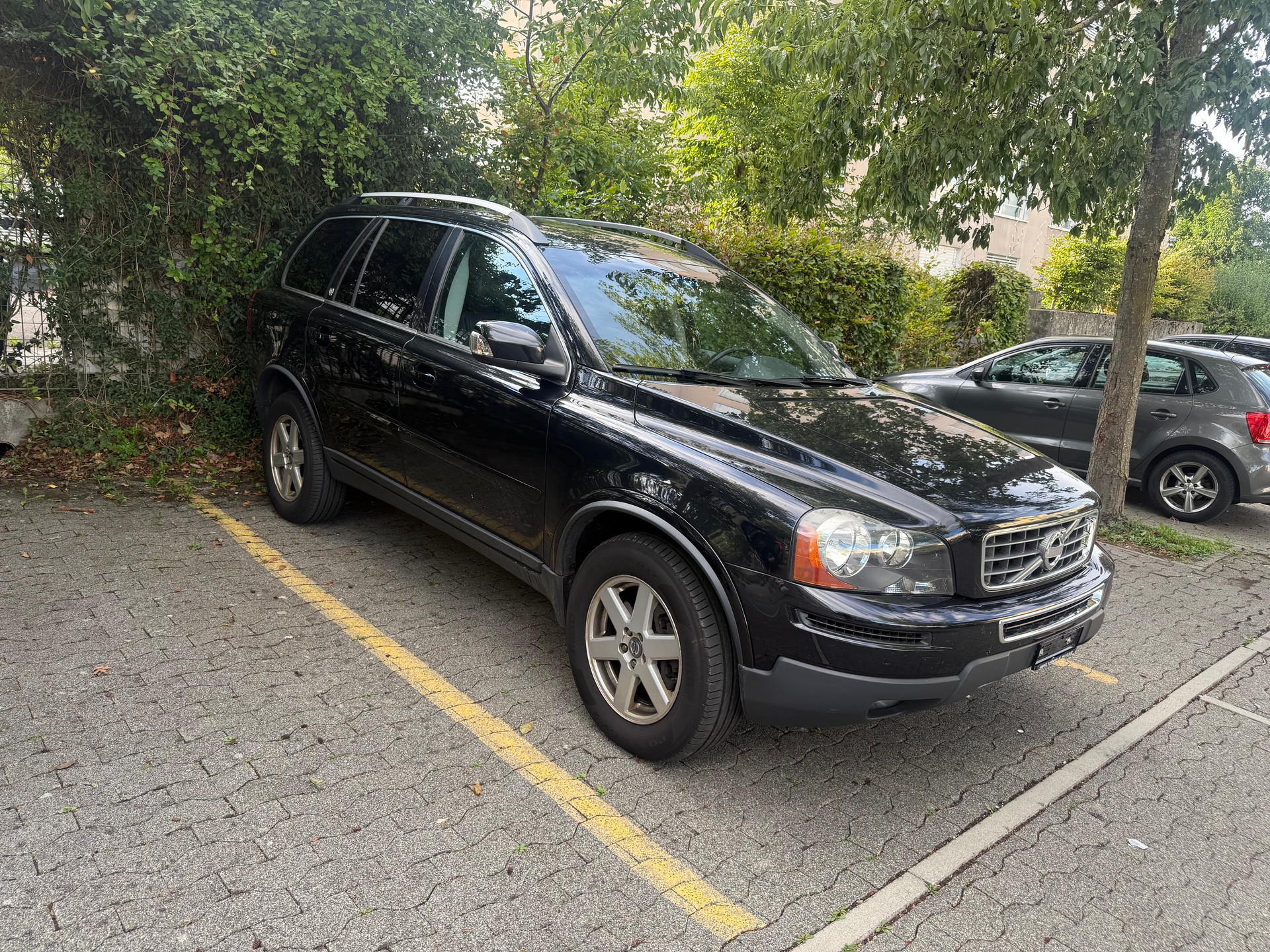 VOLVO XC90 2.5T AWD Momentum Geartronic-image-2