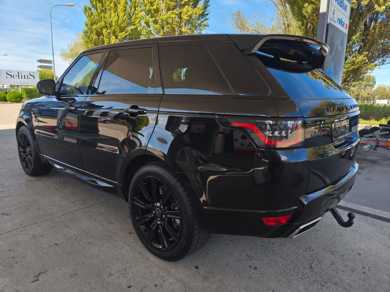 LAND ROVER Range Rover Sport D250 3.0D I6 MHEV HSE Silver Automatic-showroom-element-2
