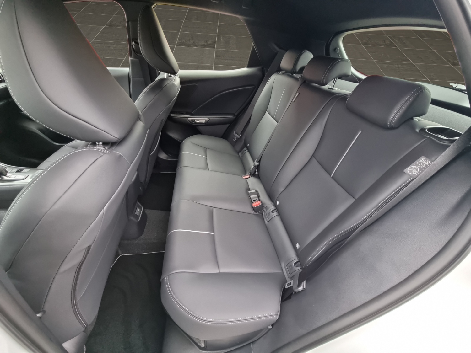 LEXUS LBX 1.5 Hybrid Relax-image-5