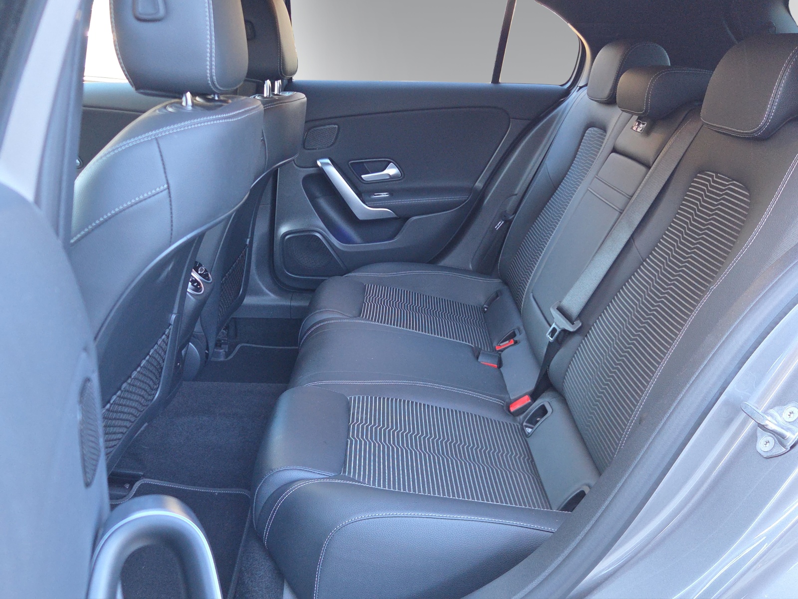 MERCEDES-BENZ A 180 Night Star-image-9