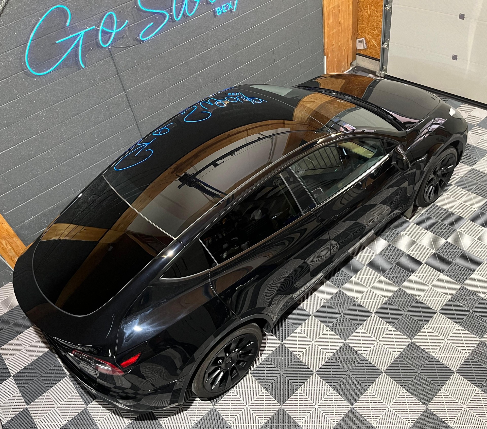 TESLA Model Y RWD-image-2