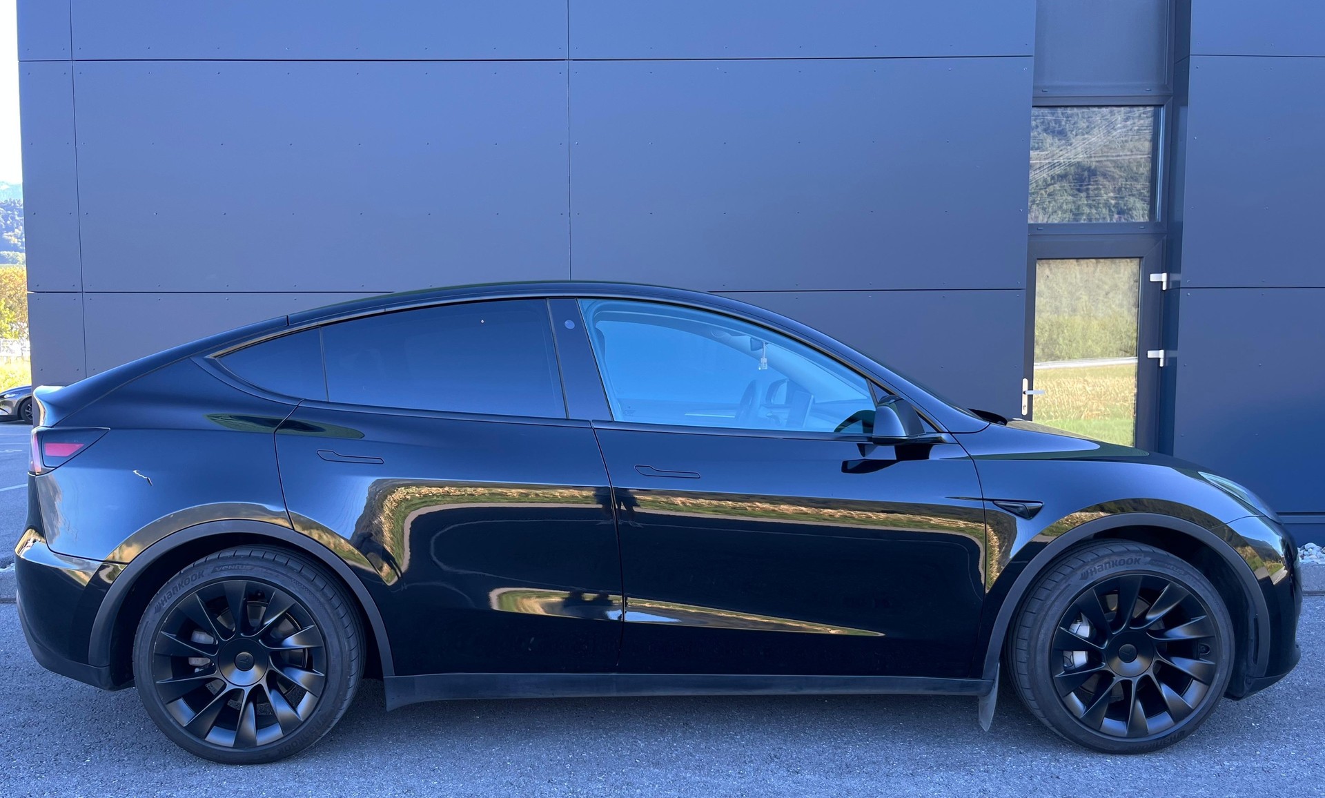 TESLA Model Y RWD-image-1