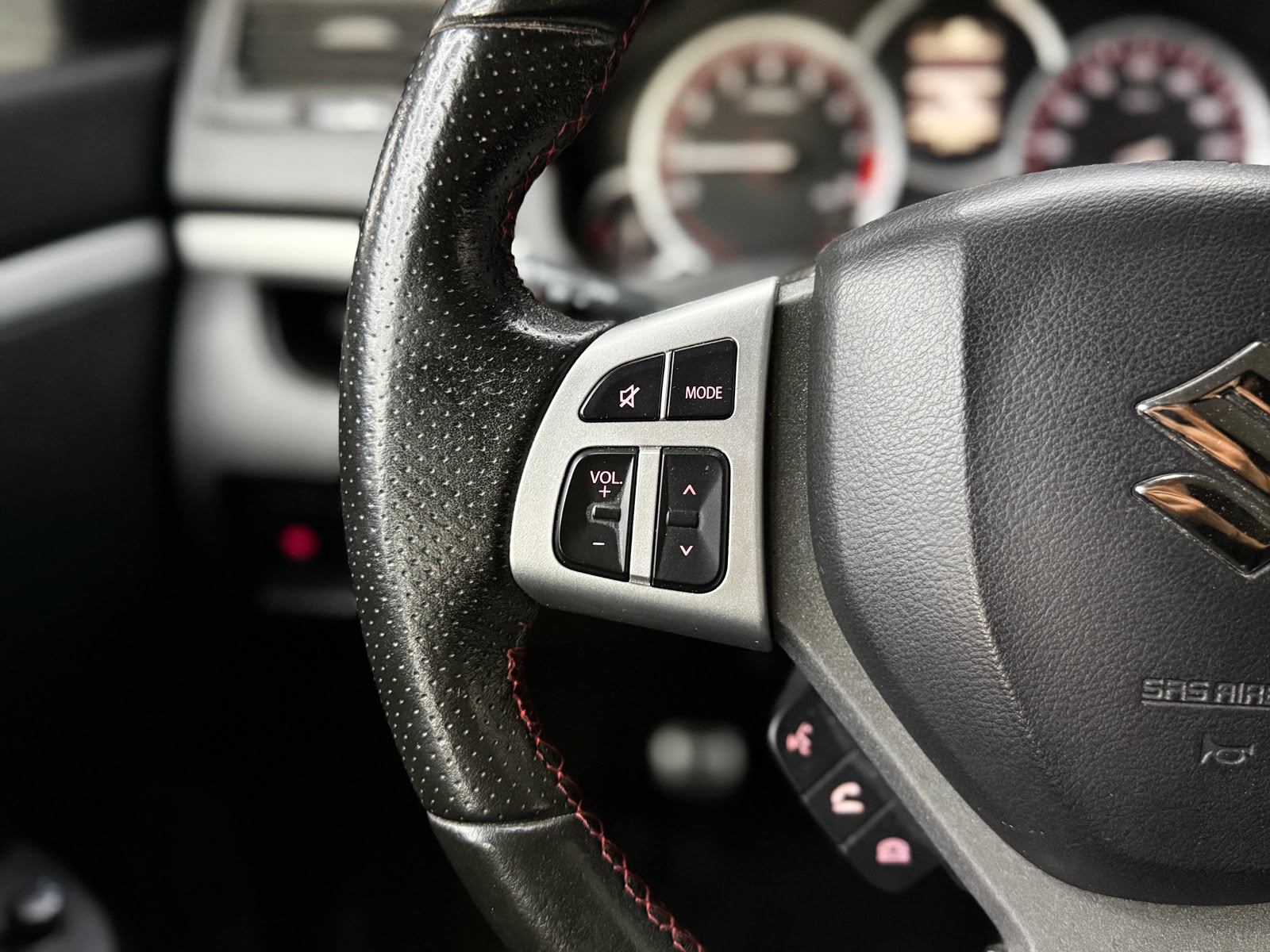 SUZUKI Swift 1.6i 16V Sport Sergio Cellano Top-image-11