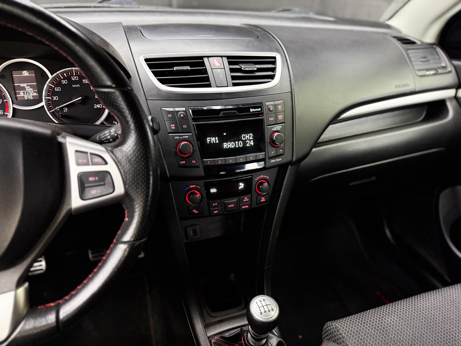 SUZUKI Swift 1.6i 16V Sport Sergio Cellano Top-image-13