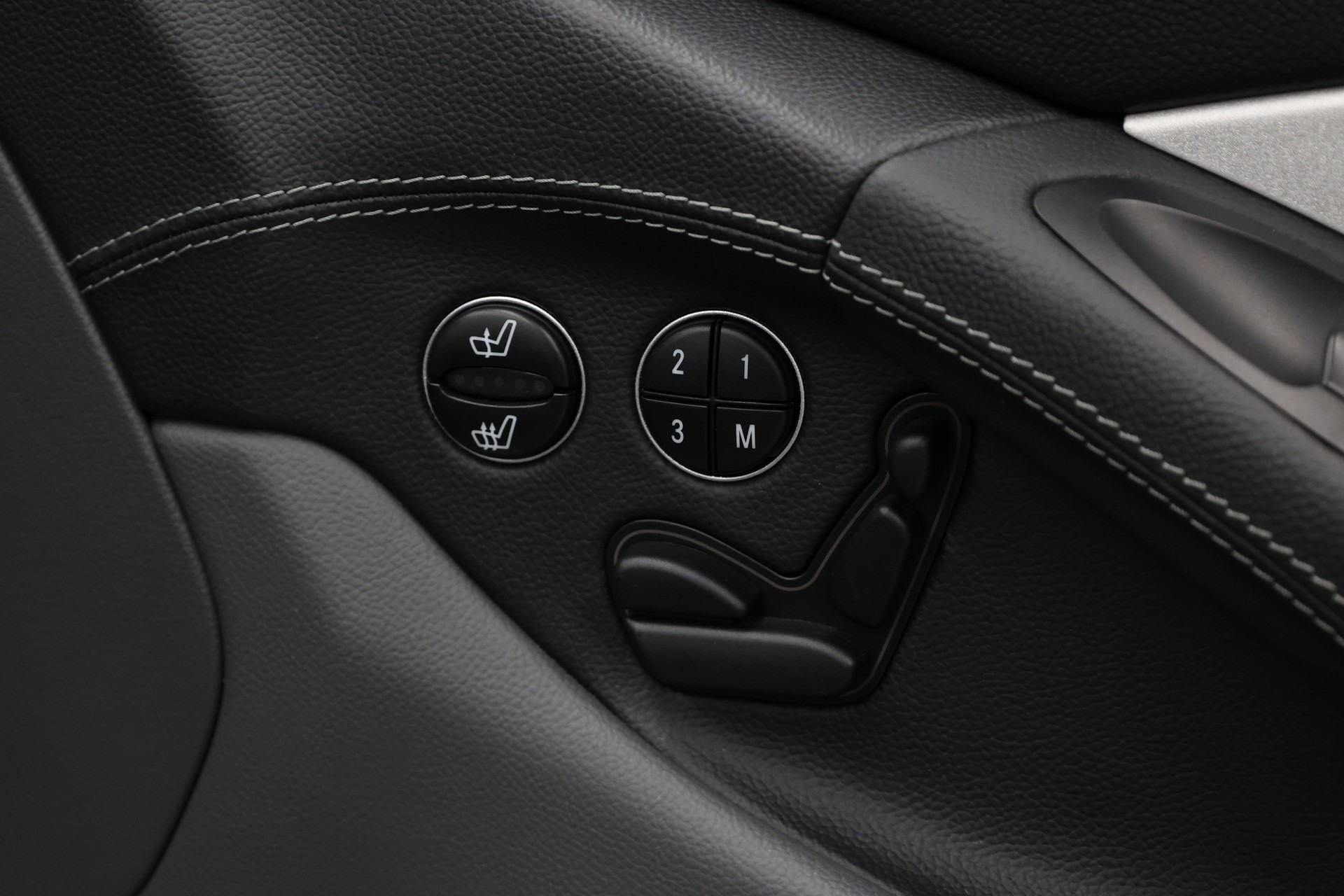 MERCEDES-BENZ SL 55 AMG Automatic-image-27