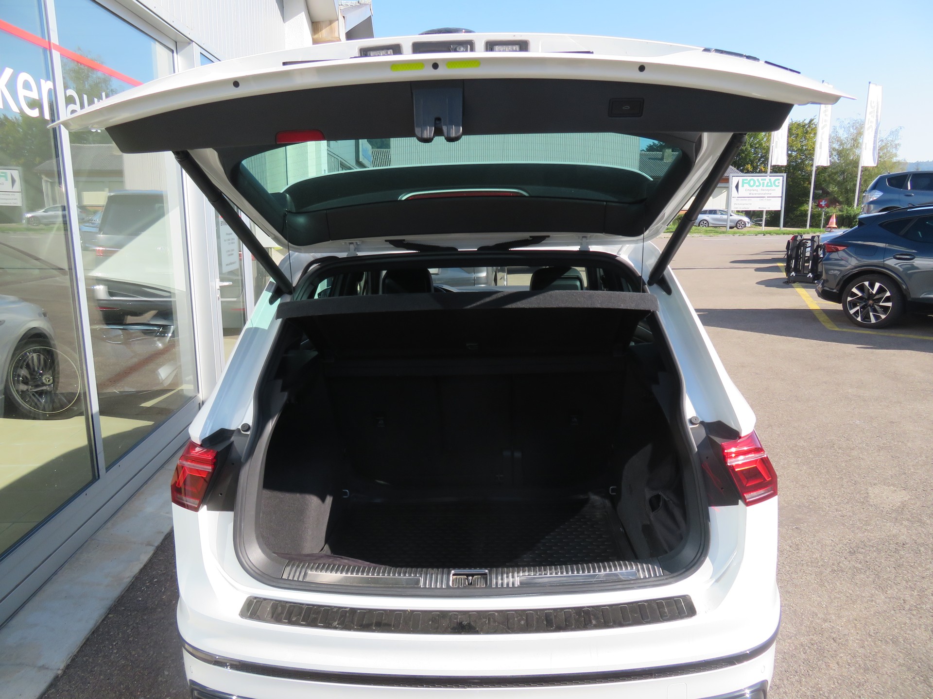 VW Tiguan 2.0 TDI SCR R-Line "ABT" 4Motion DSG-image-3