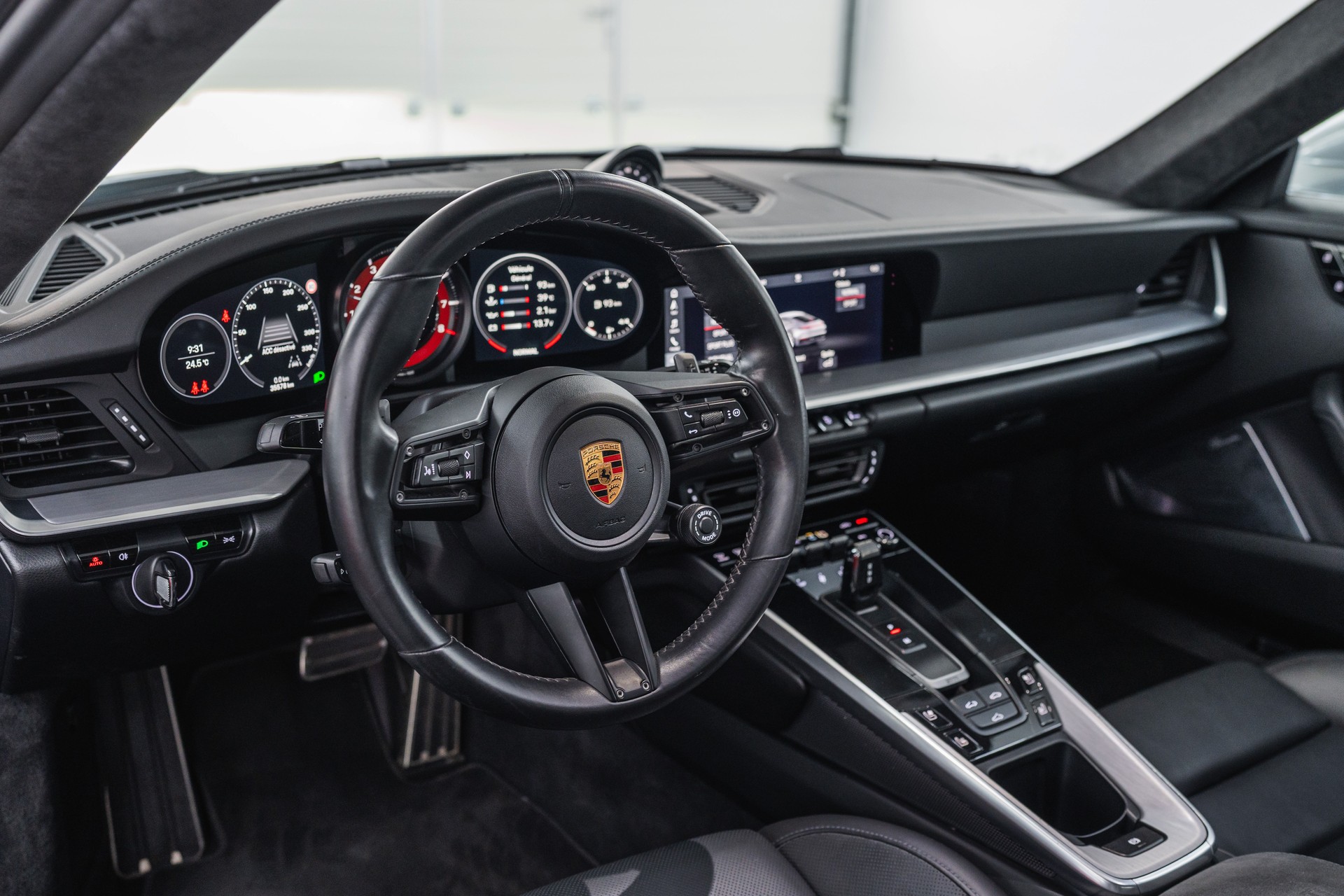 PORSCHE 911 Carrera 4S PDK-image-9