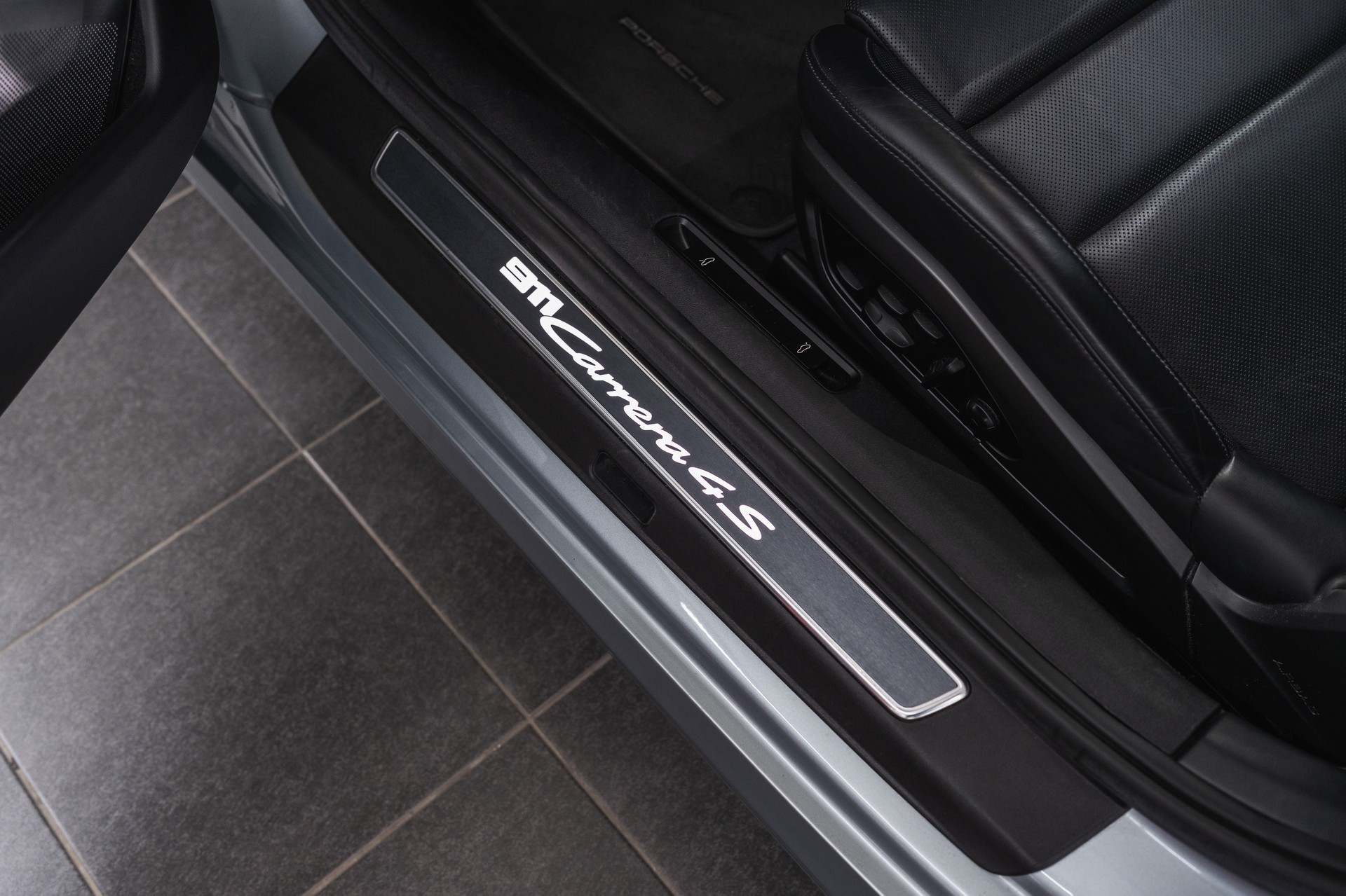 PORSCHE 911 Carrera 4S PDK-image-13