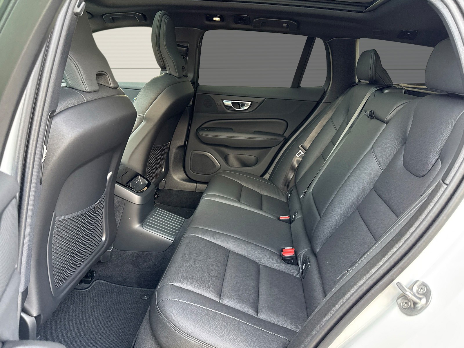 VOLVO V60 2.0 T6 TE Ultra Dark eAWD-image-11