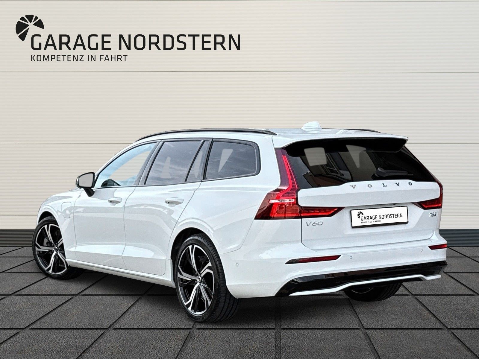 VOLVO V60 2.0 T6 TE Ultra Dark eAWD-image-2
