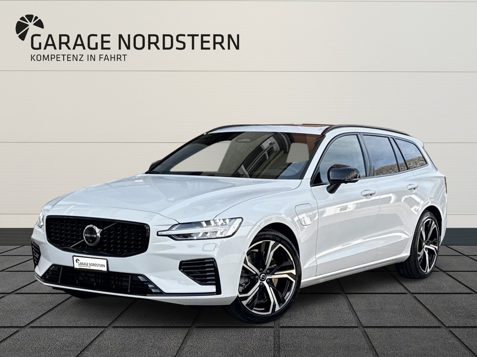 VOLVO V60 2.0 T6 TE Ultra Dark eAWD-image-0