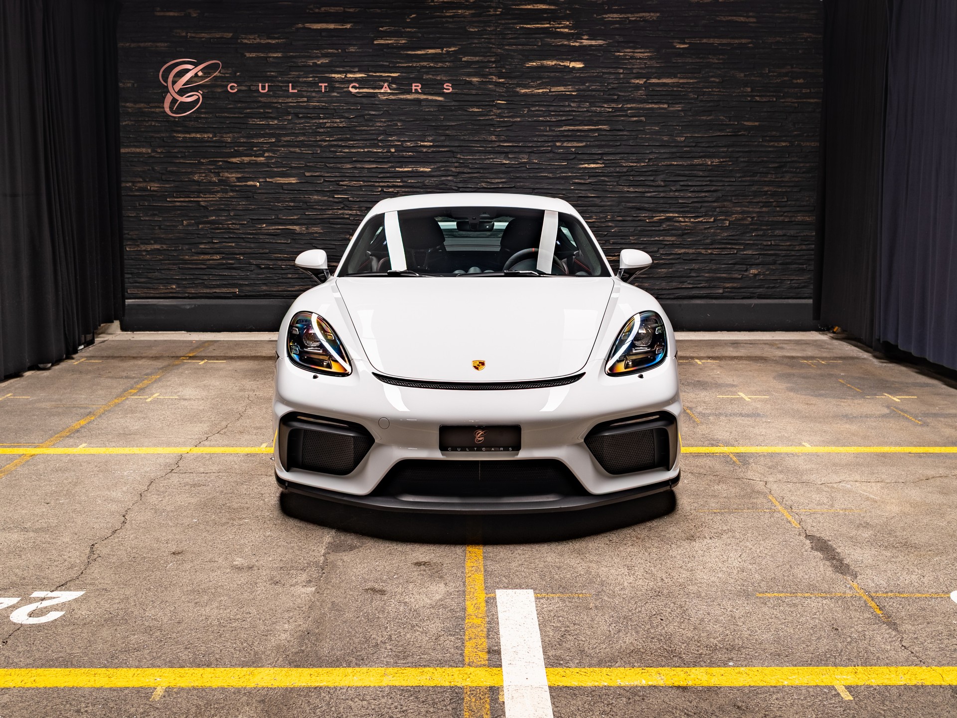 PORSCHE 718 Cayman GT4 PDK-image-2
