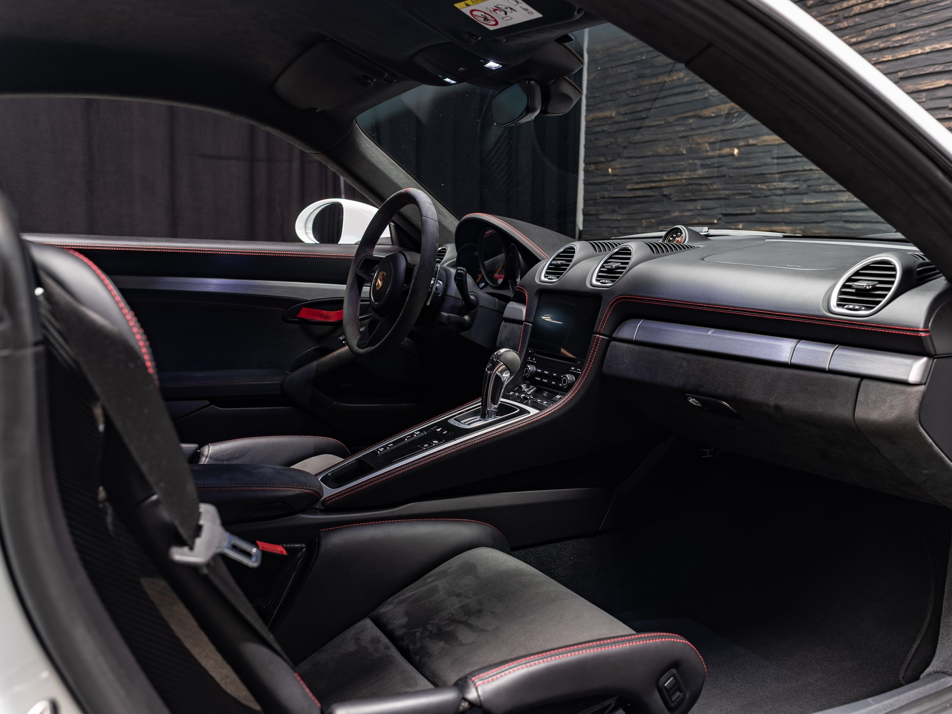 PORSCHE 718 Cayman GT4 PDK-image-8