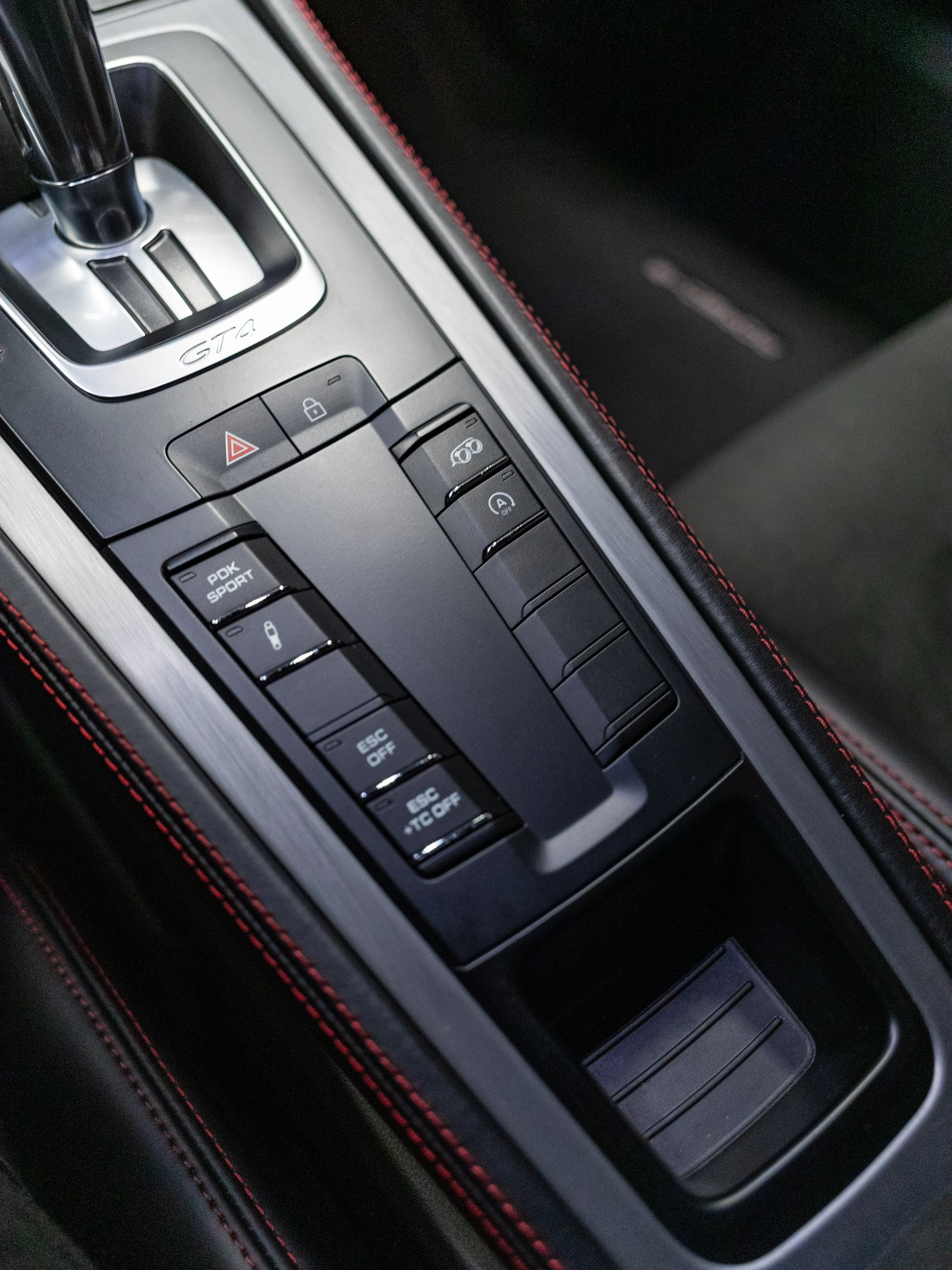 PORSCHE 718 Cayman GT4 PDK-image-20