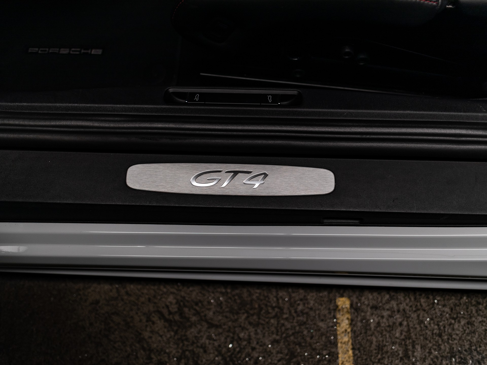 PORSCHE 718 Cayman GT4 PDK-image-9
