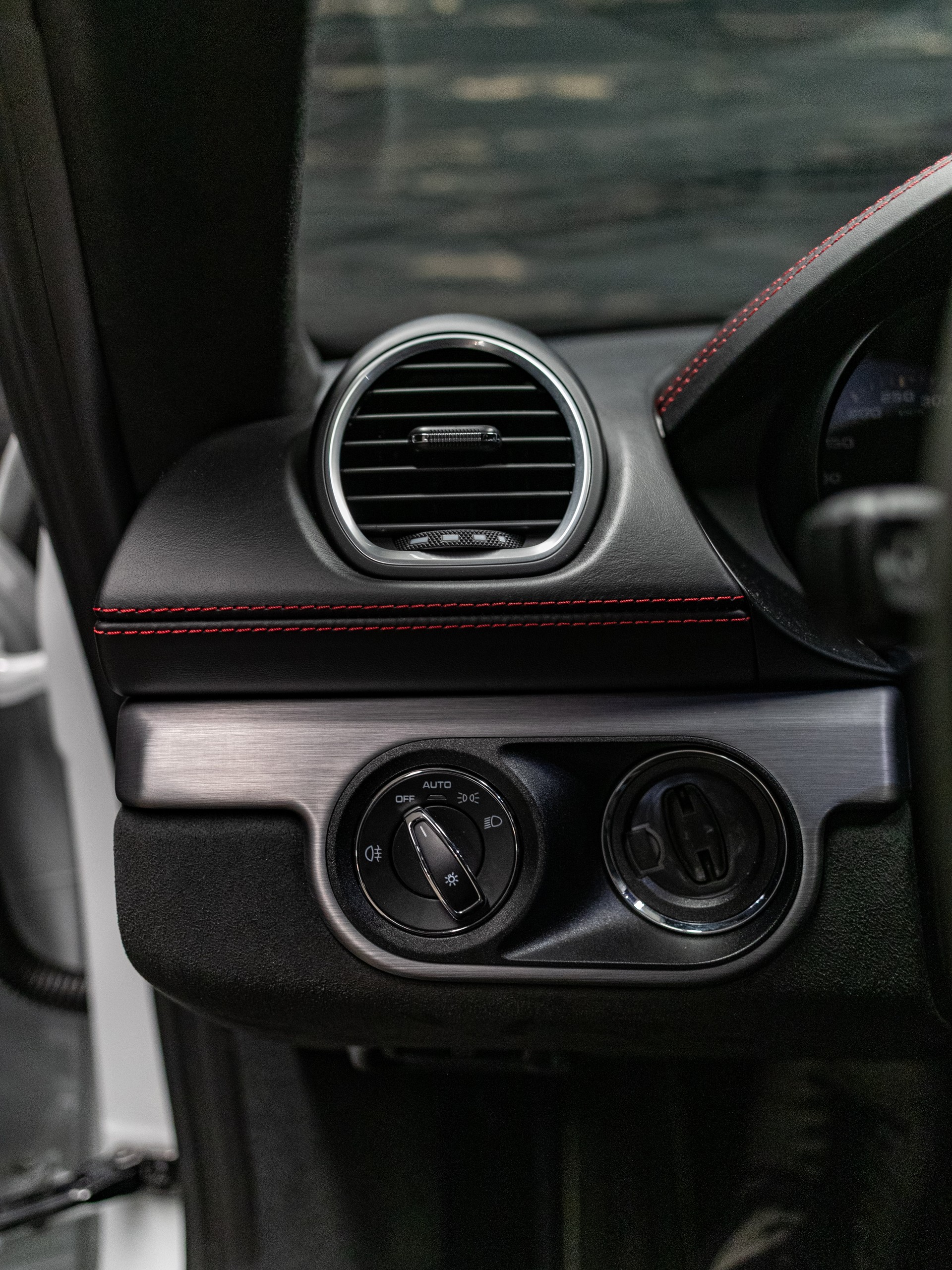 PORSCHE 718 Cayman GT4 PDK-image-25