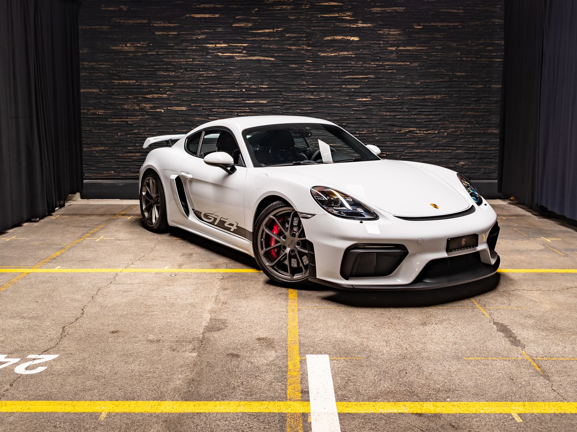 PORSCHE 718 Cayman GT4 PDK-image-5