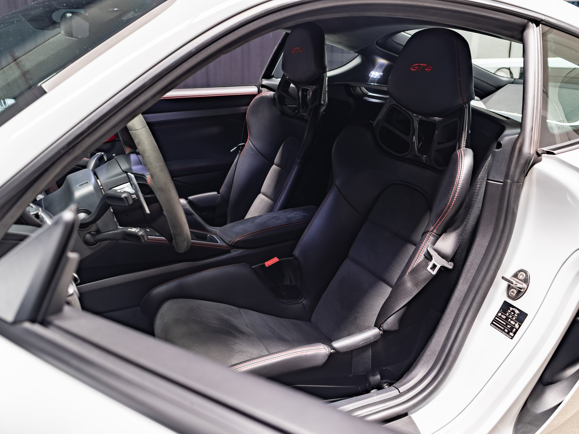 PORSCHE 718 Cayman GT4 PDK-image-7